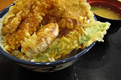 Tendon : légumes frits sur riz